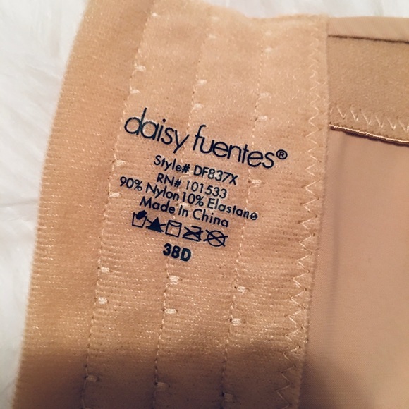 🆕Daisy Fuentes - Nude / Convertible Bra🌟🌟 - Picture 6 of 9